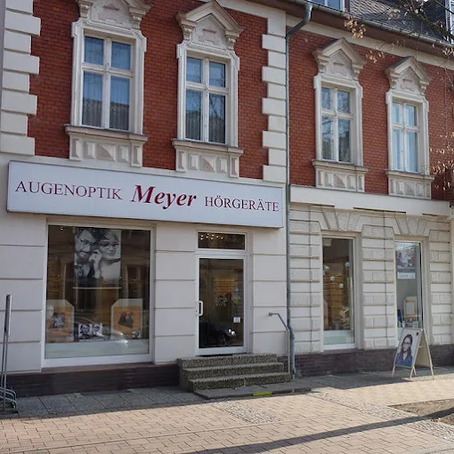 Brillenfassungen im Fachgeschäft